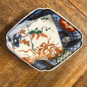Antique Japanese Imari Kakuzara Porcelain Plate 7”L x 5.75”W x 1.5”H